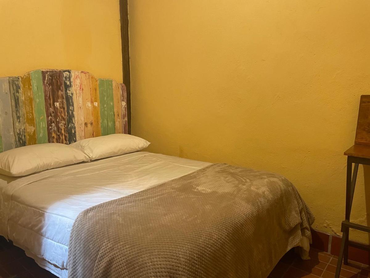 Hostal Casa Astromelia ボゴタ エクステリア 写真