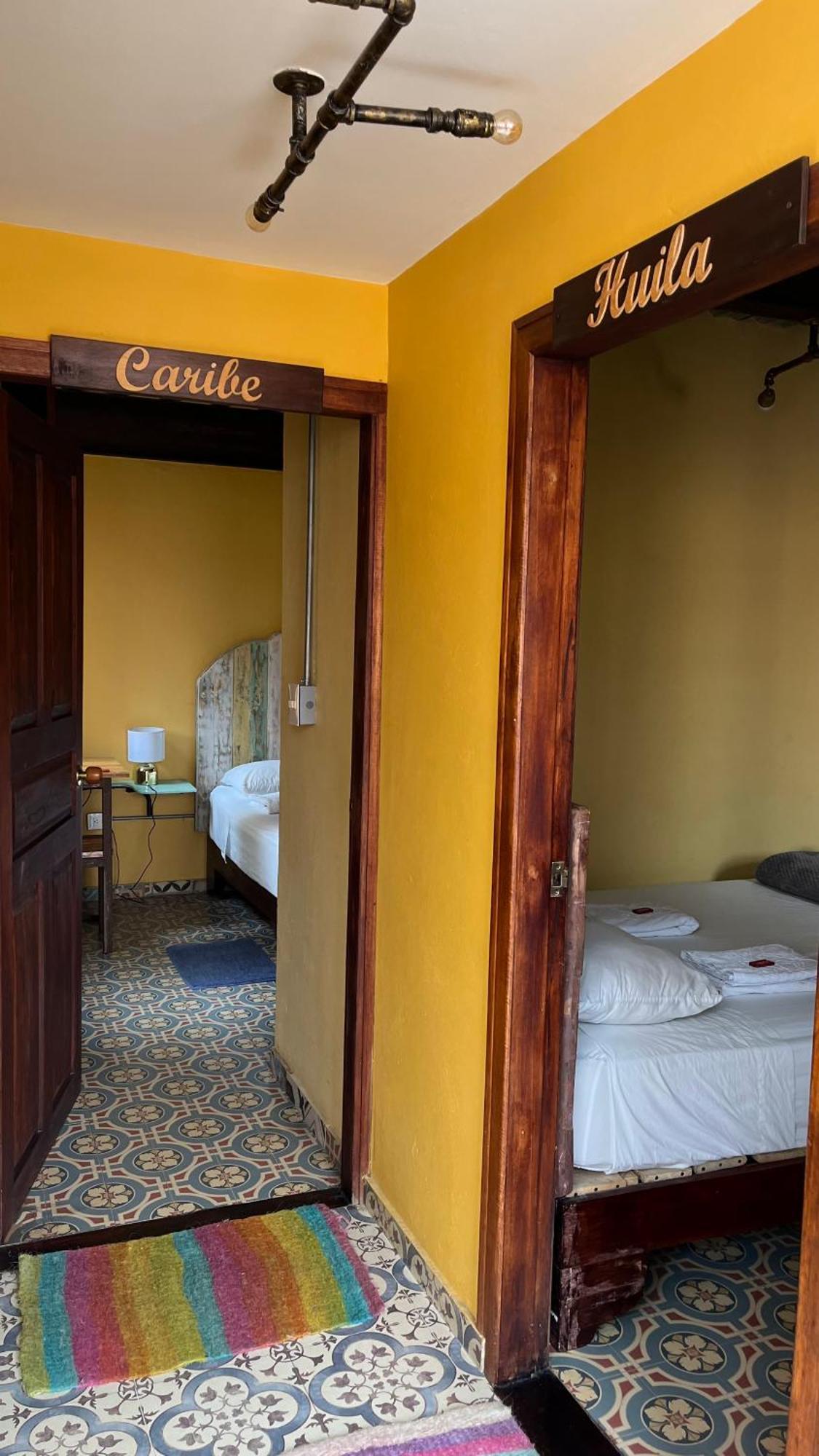 Hostal Casa Astromelia ボゴタ エクステリア 写真