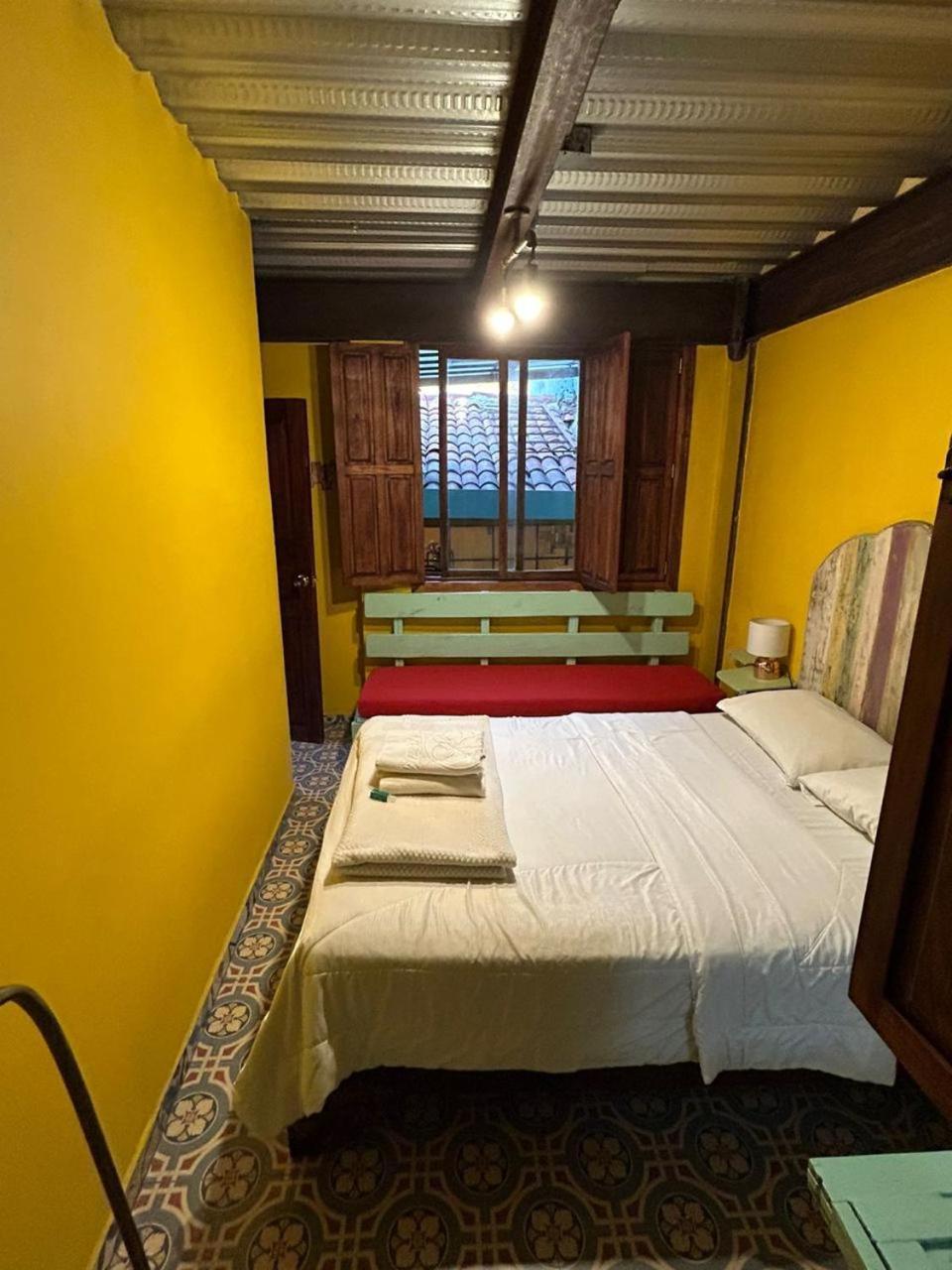 Hostal Casa Astromelia ボゴタ エクステリア 写真