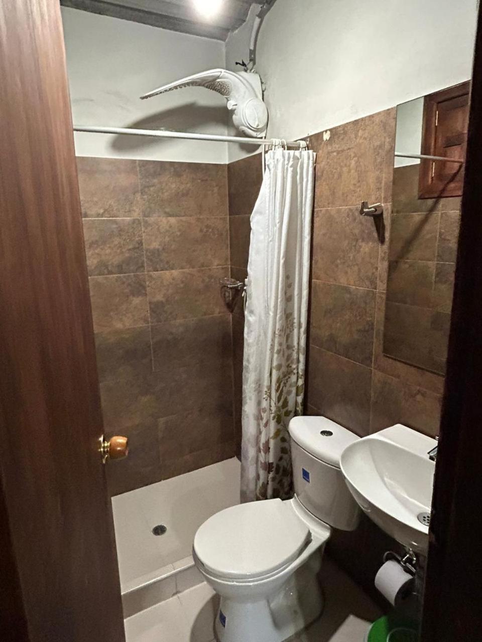 Hostal Casa Astromelia ボゴタ エクステリア 写真