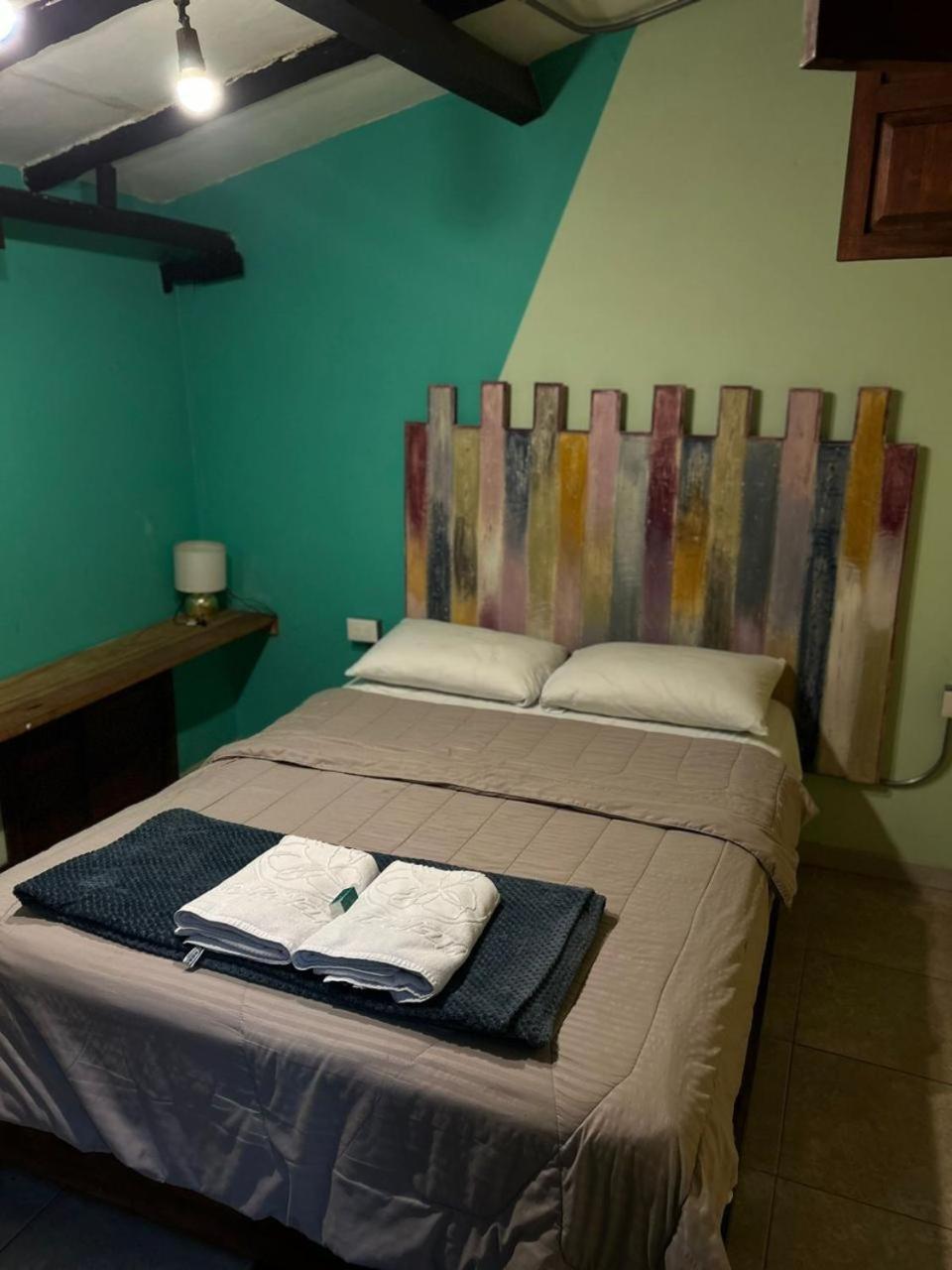 Hostal Casa Astromelia ボゴタ エクステリア 写真